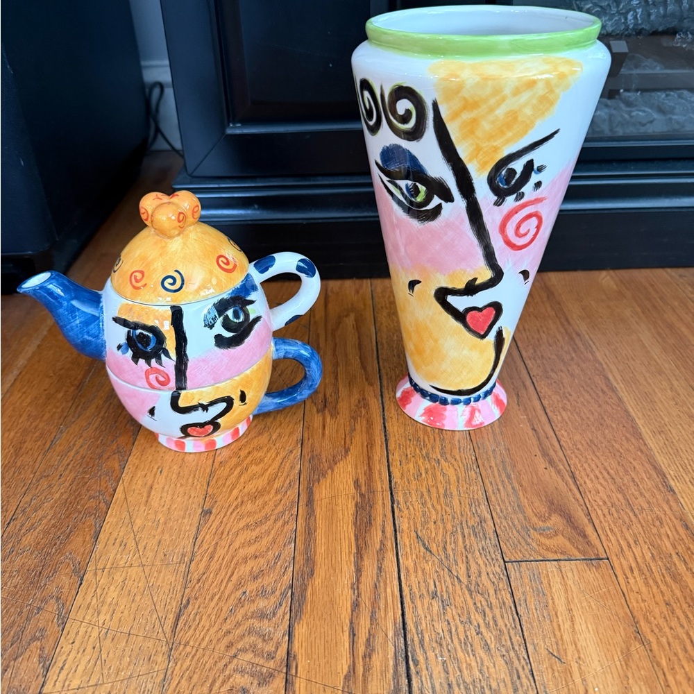Bella Casa Colorful Face Design Single Teapot and Vase Set